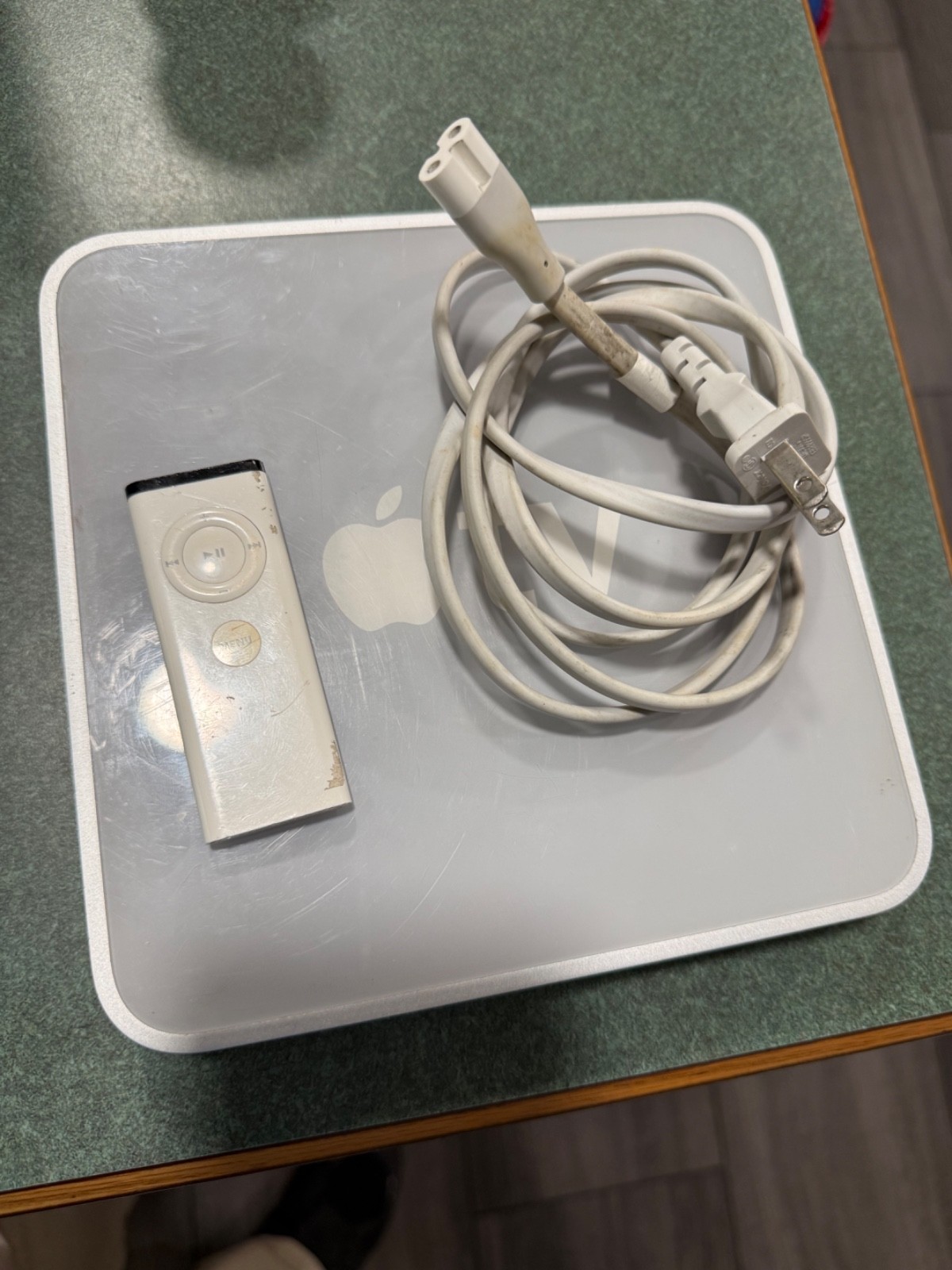 Apple TV (1st Generation) 160GB Media Streamer – A1218