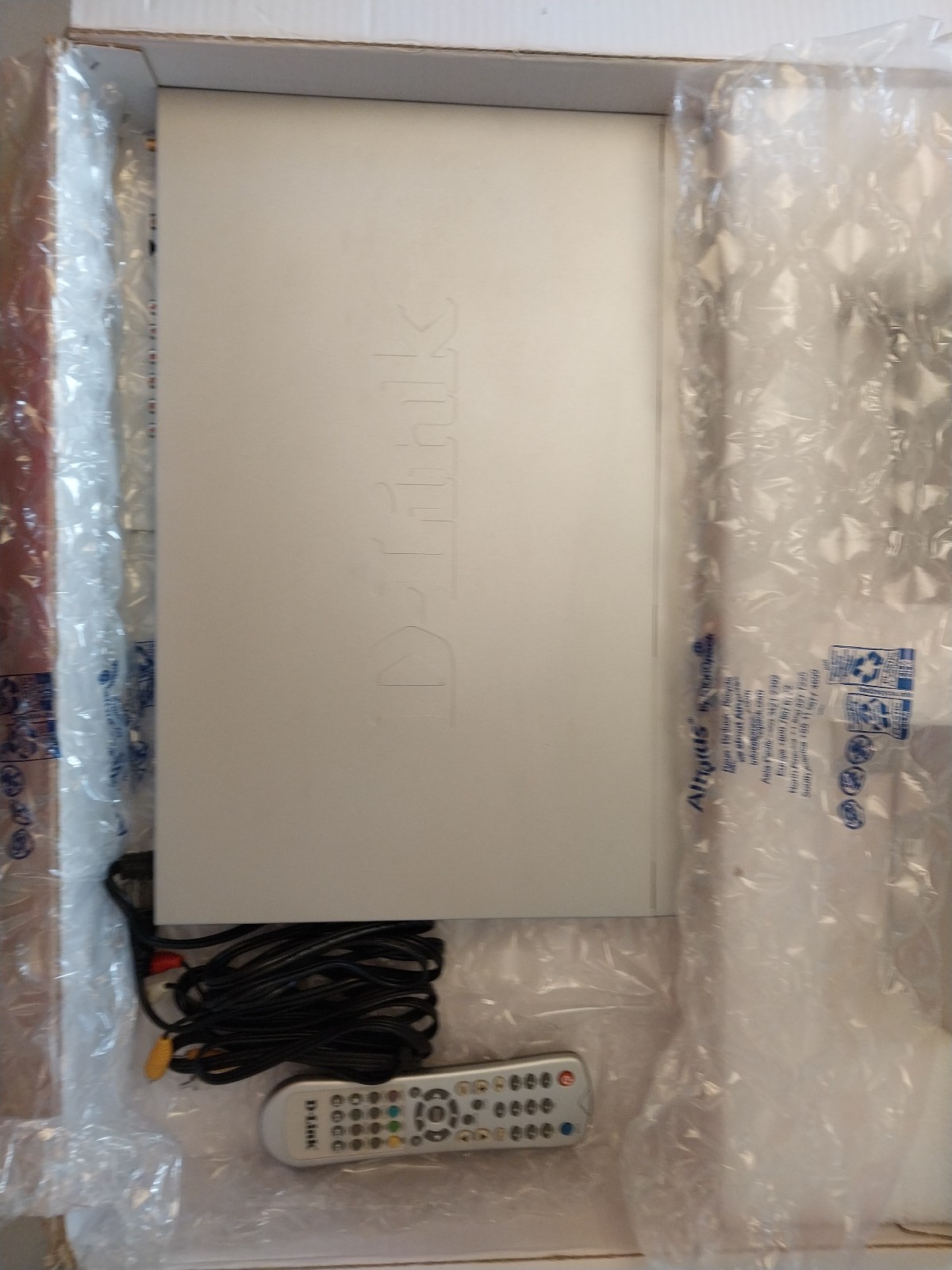 D-link Media Player Model DSM-320 Digital Media Streamer- Wireless