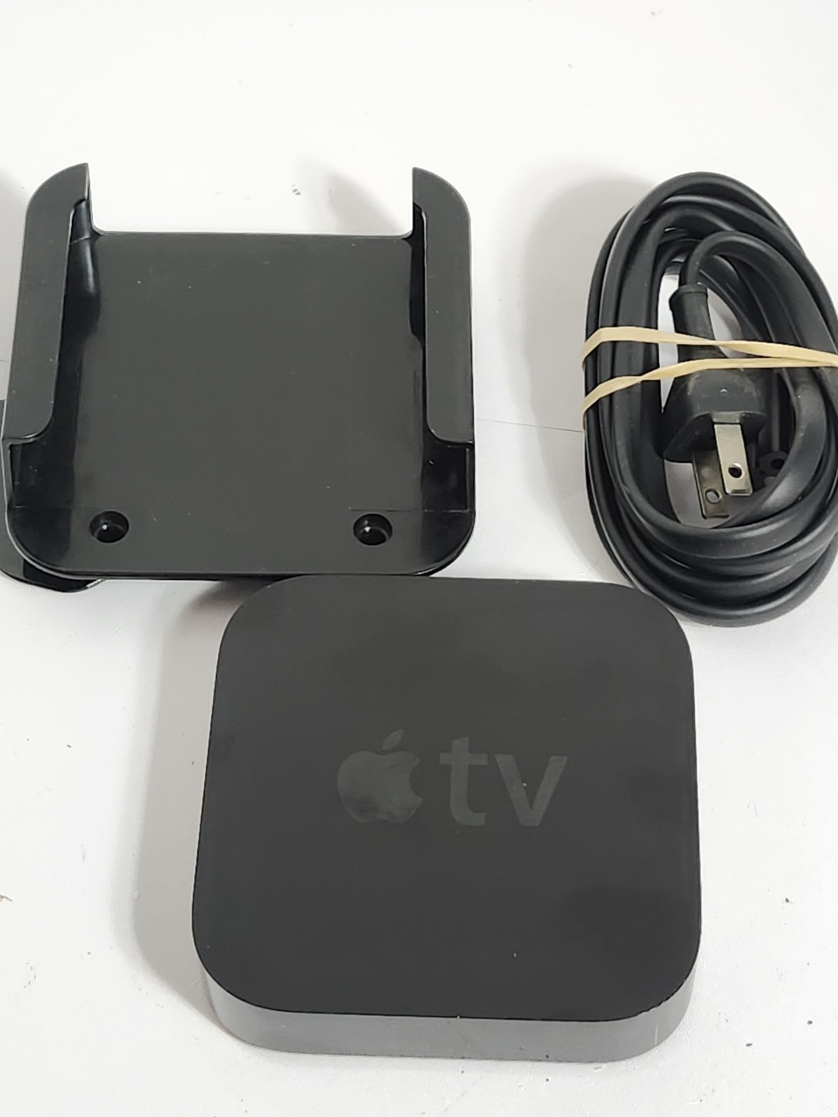 Apple TV A1427 (3rd Generation) HD Media Streamer w/Stand But NO Remote–Working