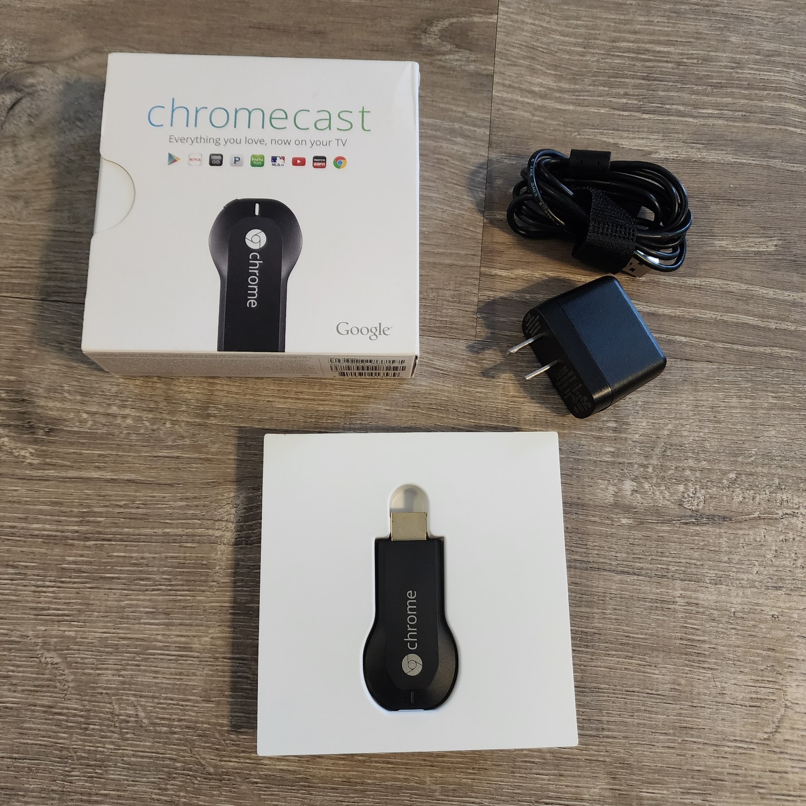 Chrome Google Chromecast H2G2-42 HDMI Media Streamer Dongle