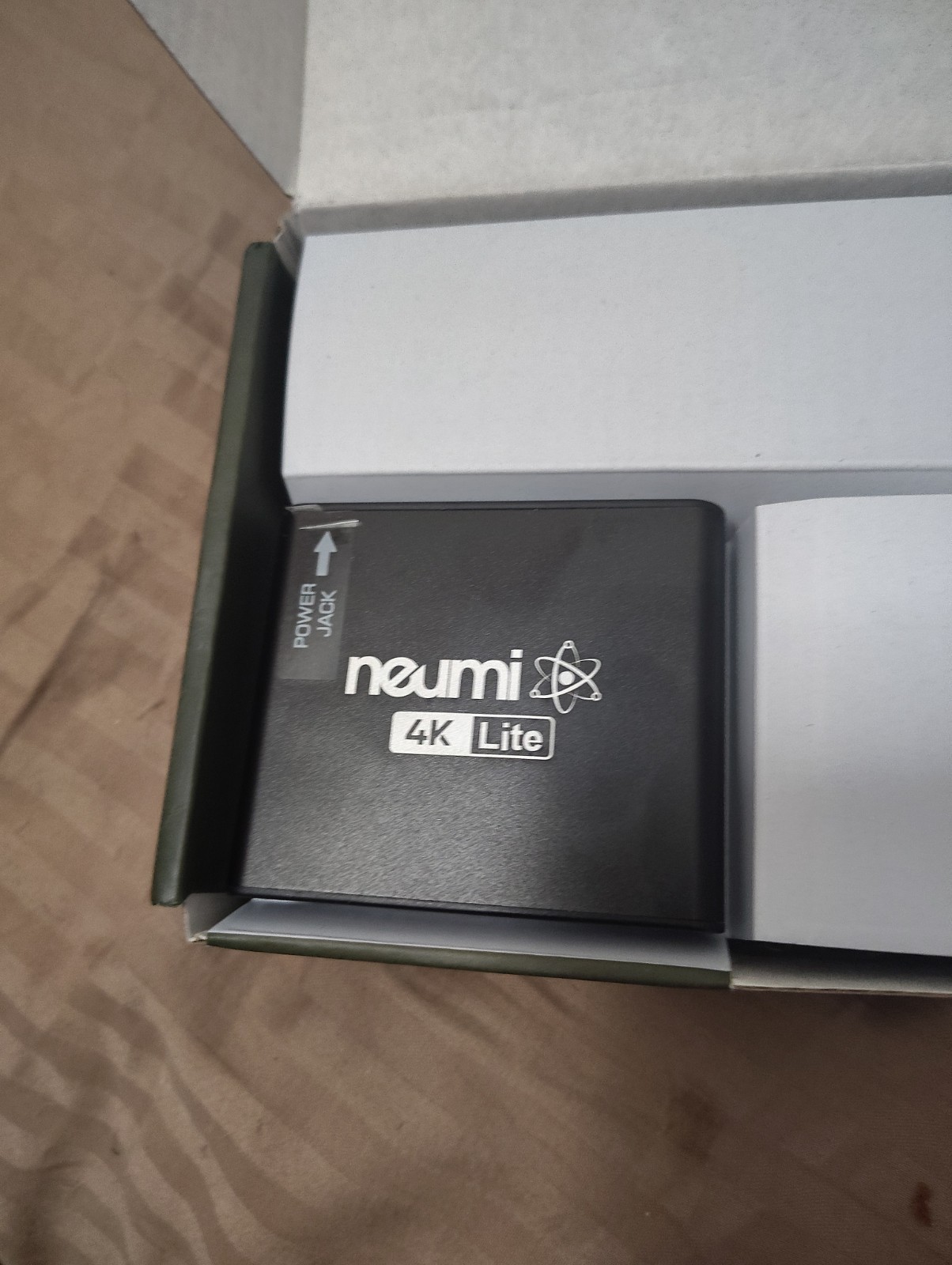 NEUMI Atom 4K Lite Ultra-HD Digital Media Player for USB Drives and SD Cards
