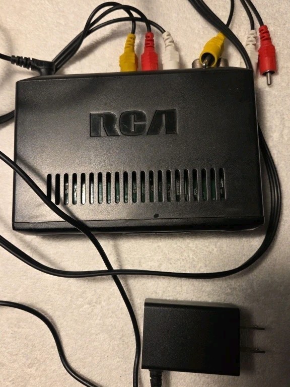 RCA DTA880 Digital TV Converter & Recorder HDMI 1080p & Cables – “NO REMOTE “