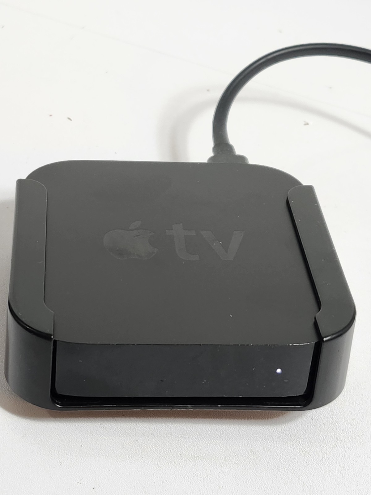 Apple TV A1427 (3rd Generation) HD Media Streamer w/Stand But NO Remote–Working
