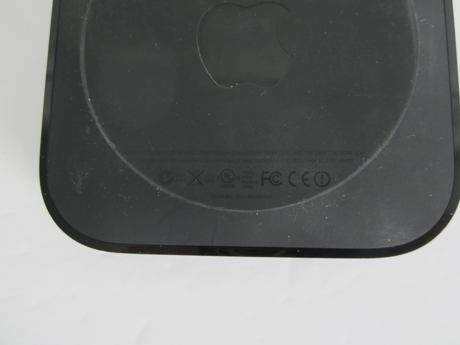 Apple TV (3rd Generation) 8GB Digital HD Media Streamer Black A1469 Working