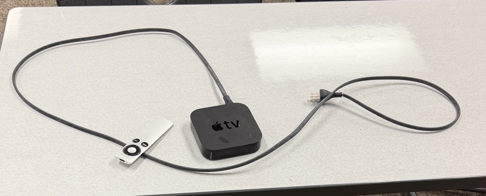 Apple TV 2nd Generation Media Streamer Box w/ Remote HDMI Ethernet Optical