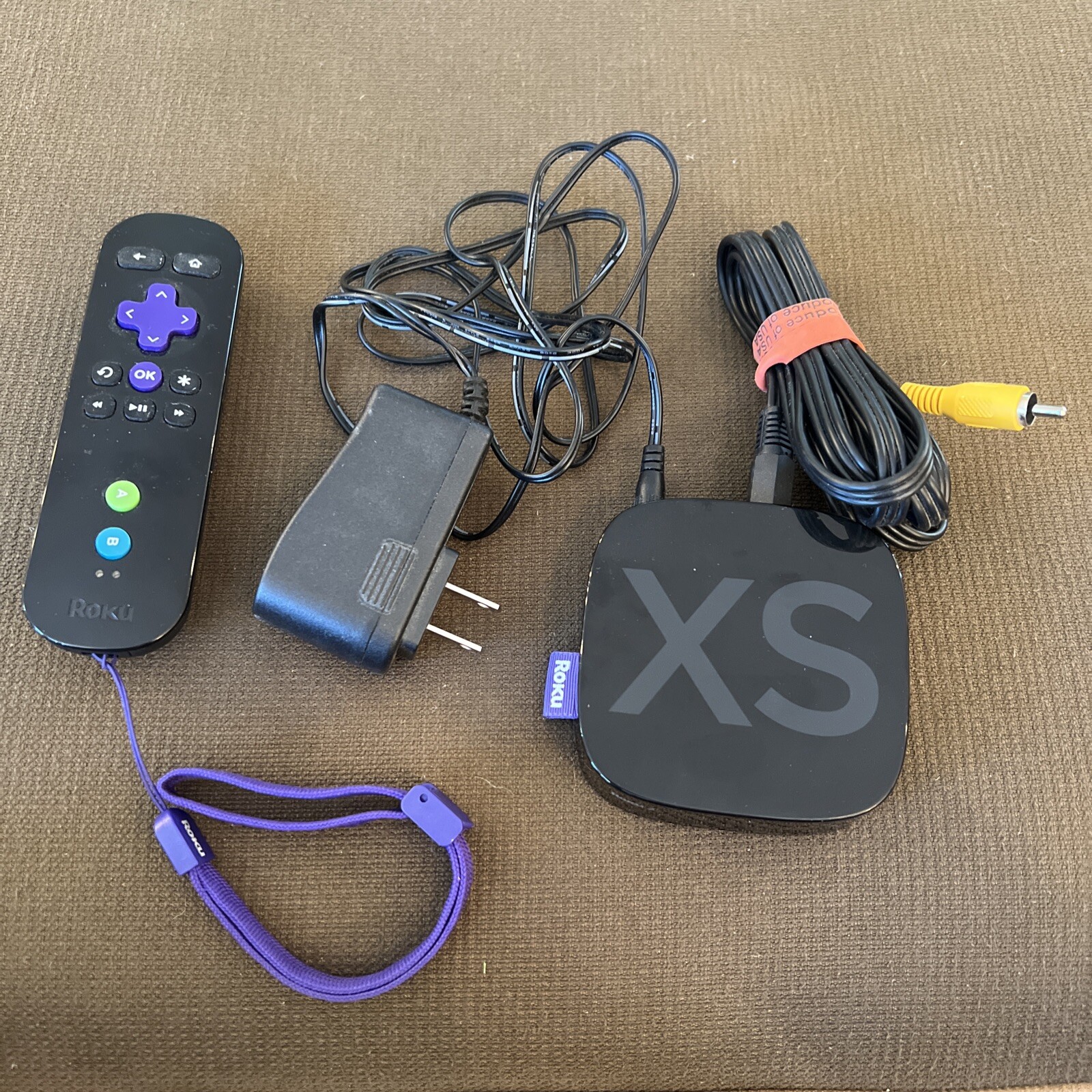 Roku 2 XS Model 3100X Media Streamer w/ Remote & AC Power Adapter *Works
