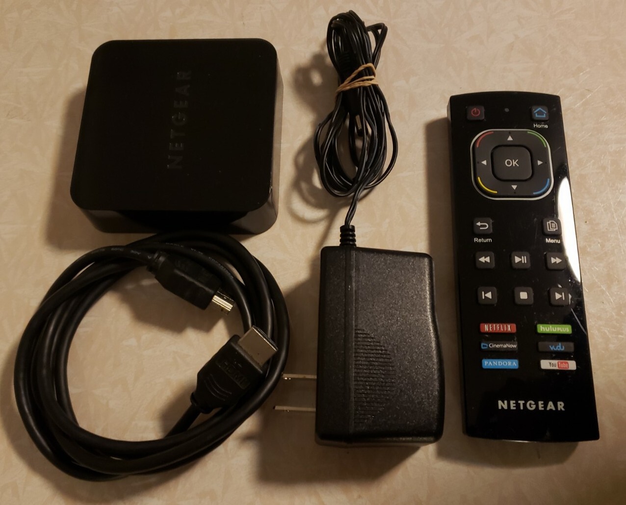 NETGEAR NeoTV 2 Pro Streaming Player NTV300SL w/Power Adapter & HDMI cable