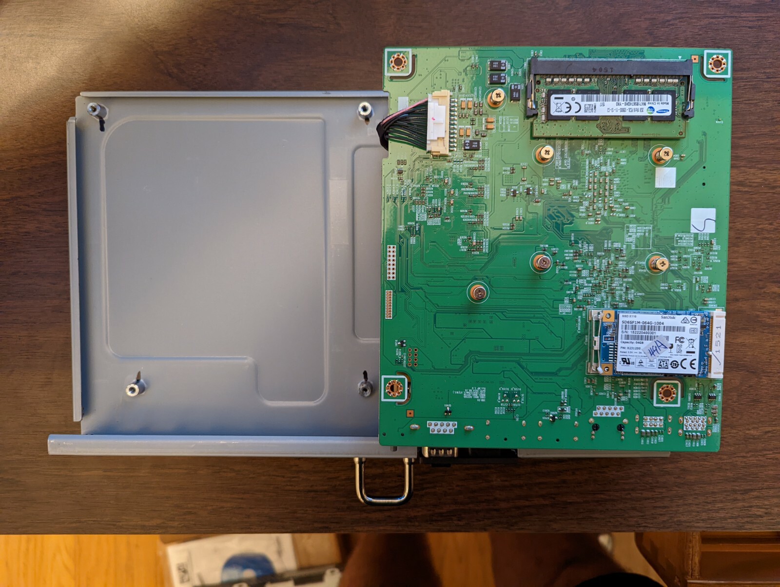 Samsung LFD NETWORK SBB-DA Setback Box Media Player – AMD R6, 4GB RAM, 64GB SSD