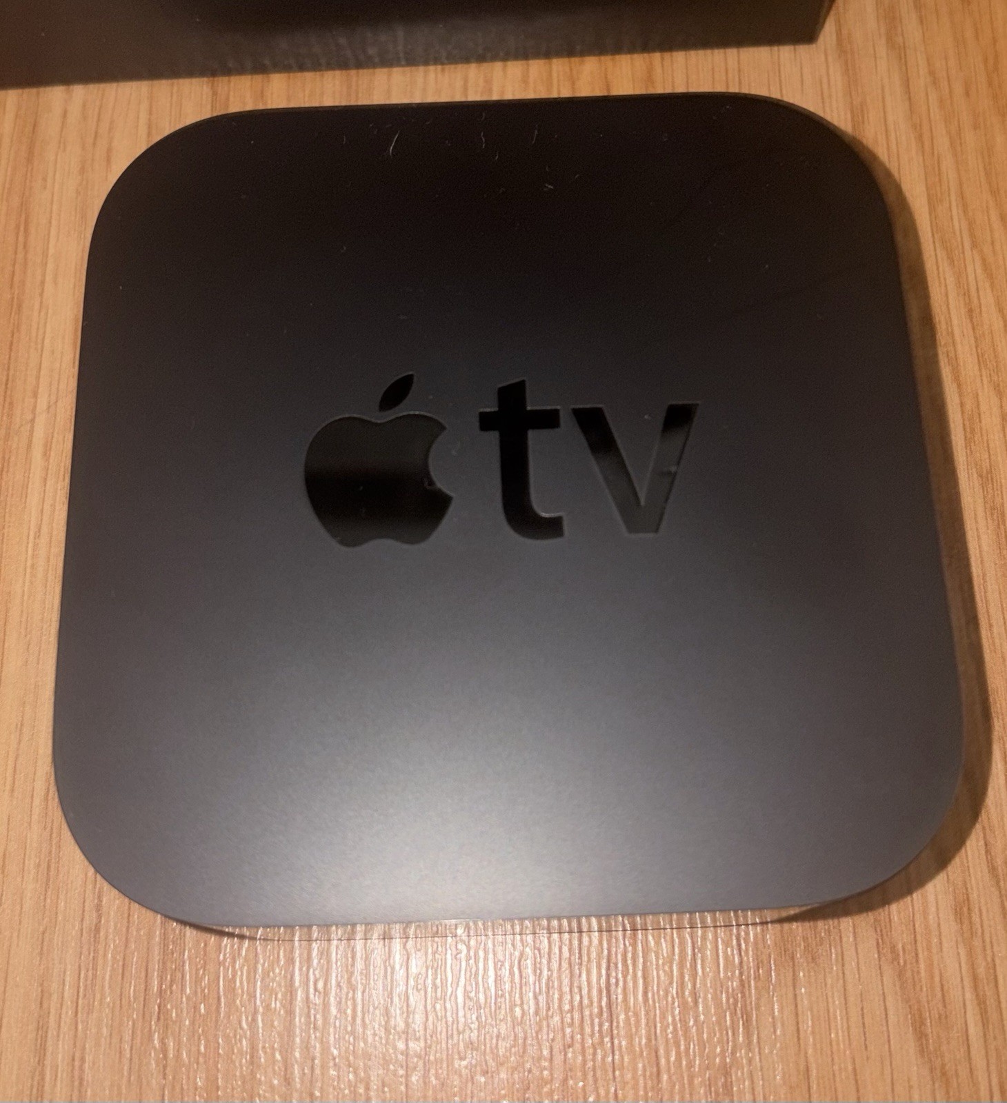Apple TV HD 32GB (4th Generation) Model A1625 MGY52LL/A – w/ Remote/ Cable & Box