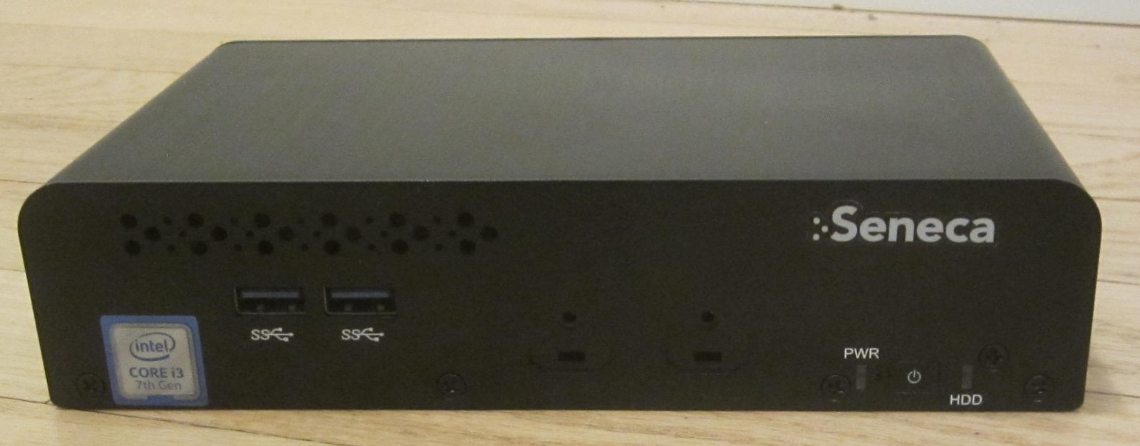 Seneca HDN Element Series i3-7100U @2.4GHz PC Media Player signage player