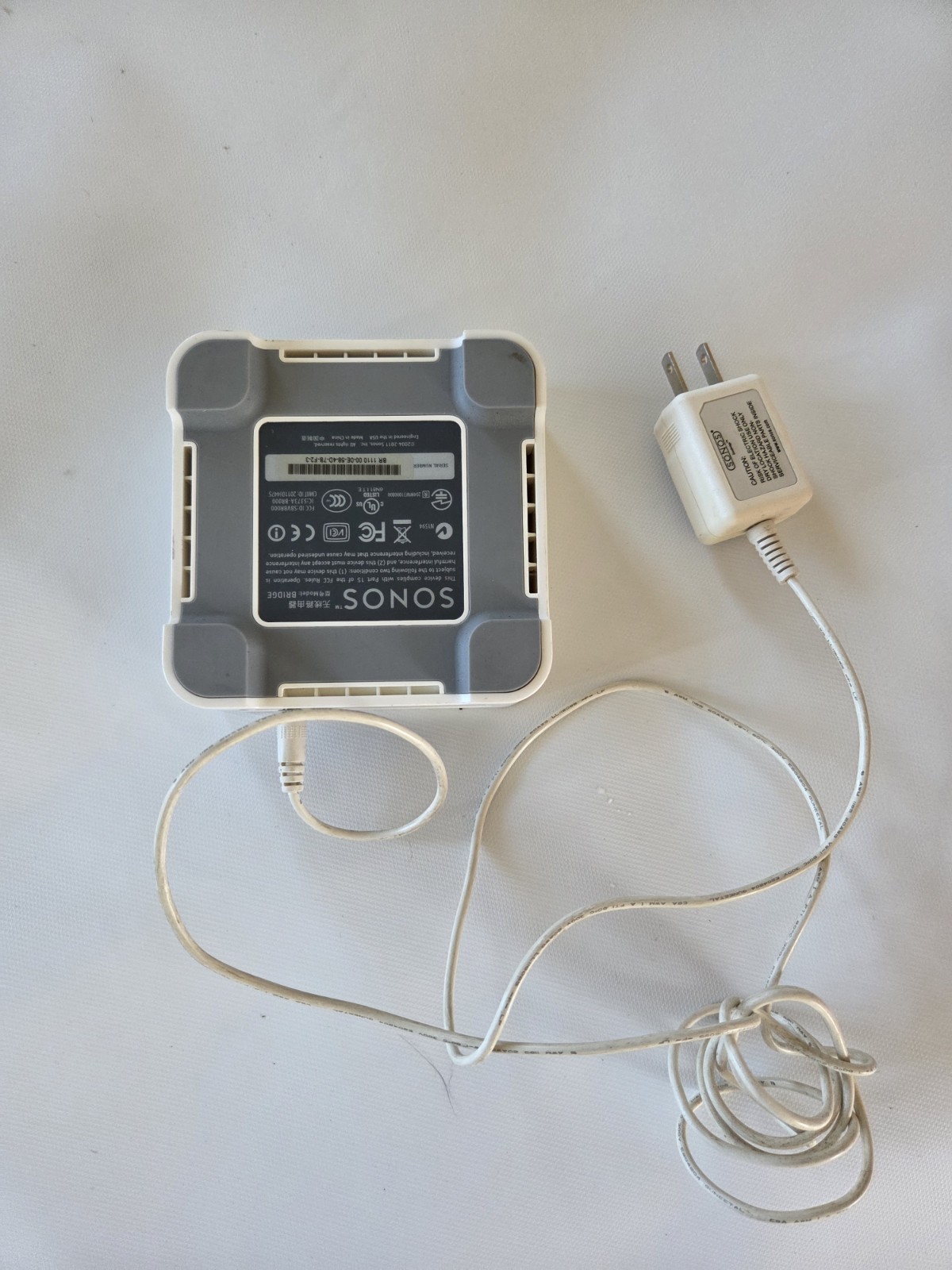 Sonos Connect Bridge N1594 With Original Plug Lights Up