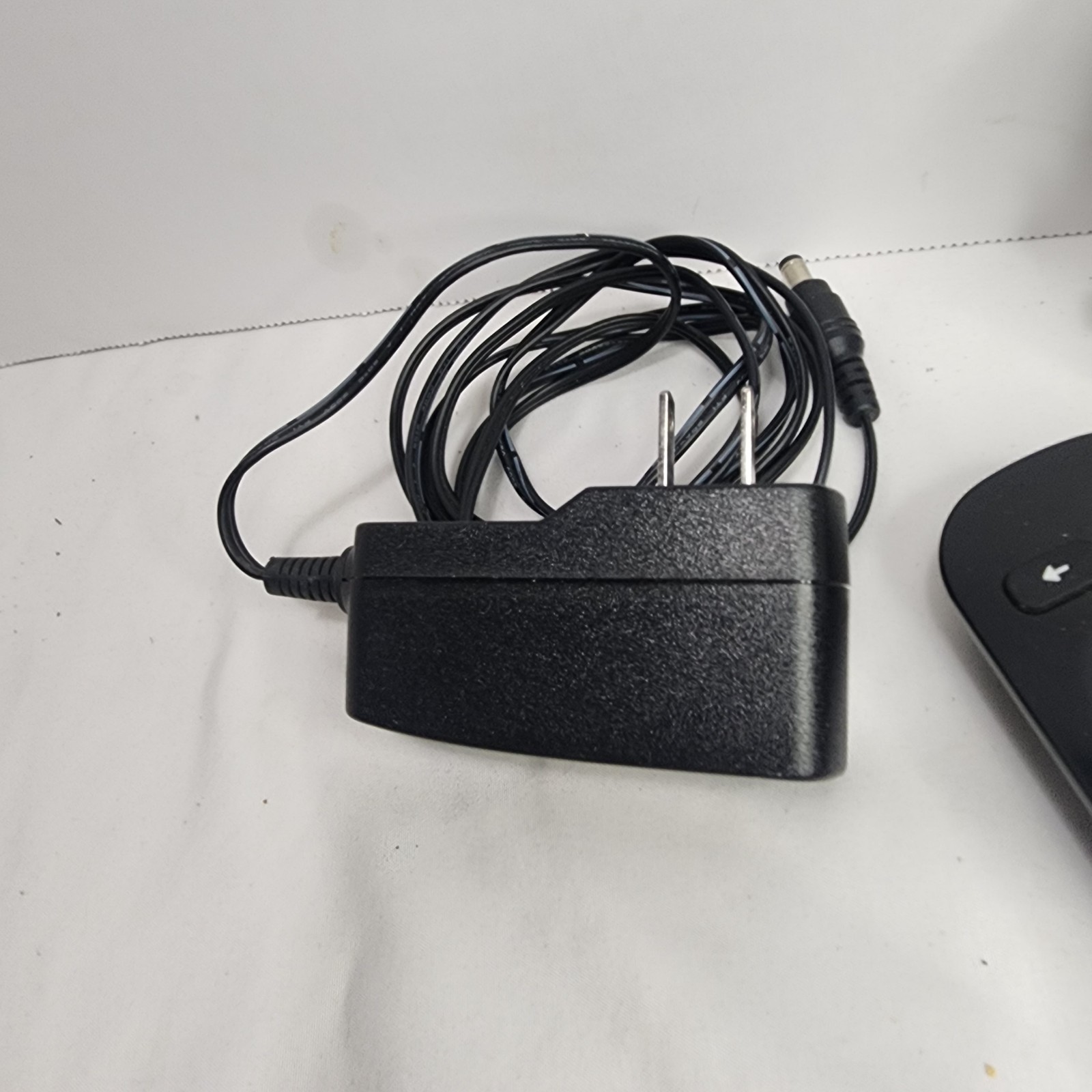 Roku 2 XS 2nd Generation Media Streamer 3100X – Remote + Lanyard & Power Supply