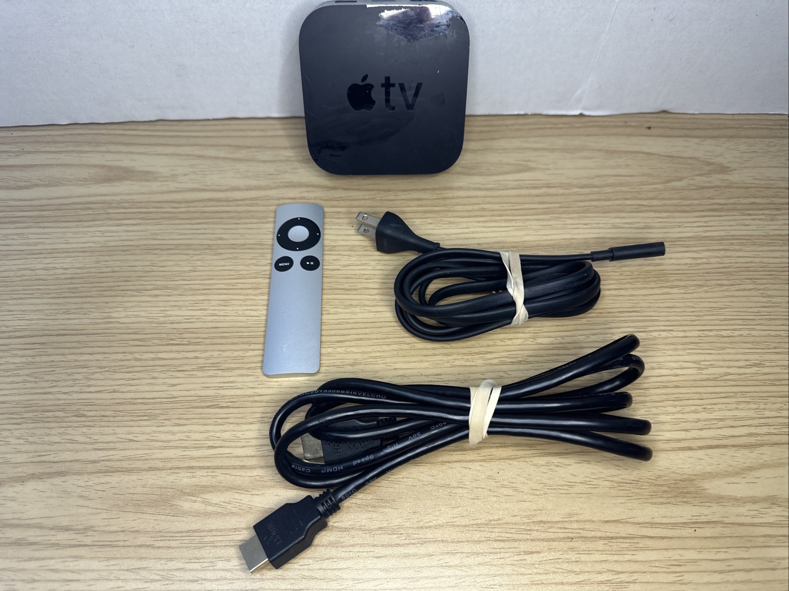 Apple TV A1842 5th Generation 32GB 4K Streamer With Remote And Cables