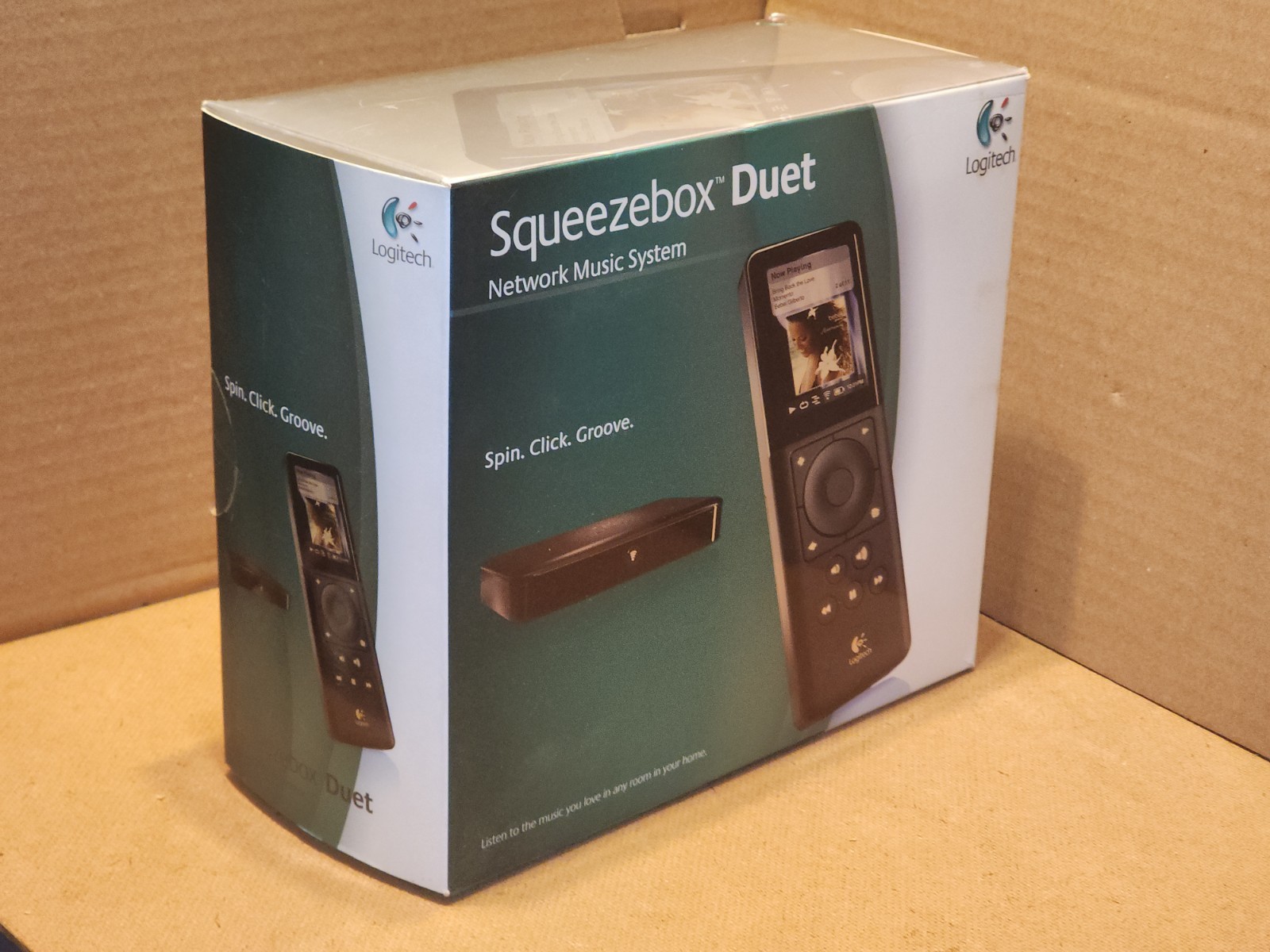 Logitech Squeezebox Duet Network Music System, WiFi Radio Stations 2.4 Color LCD