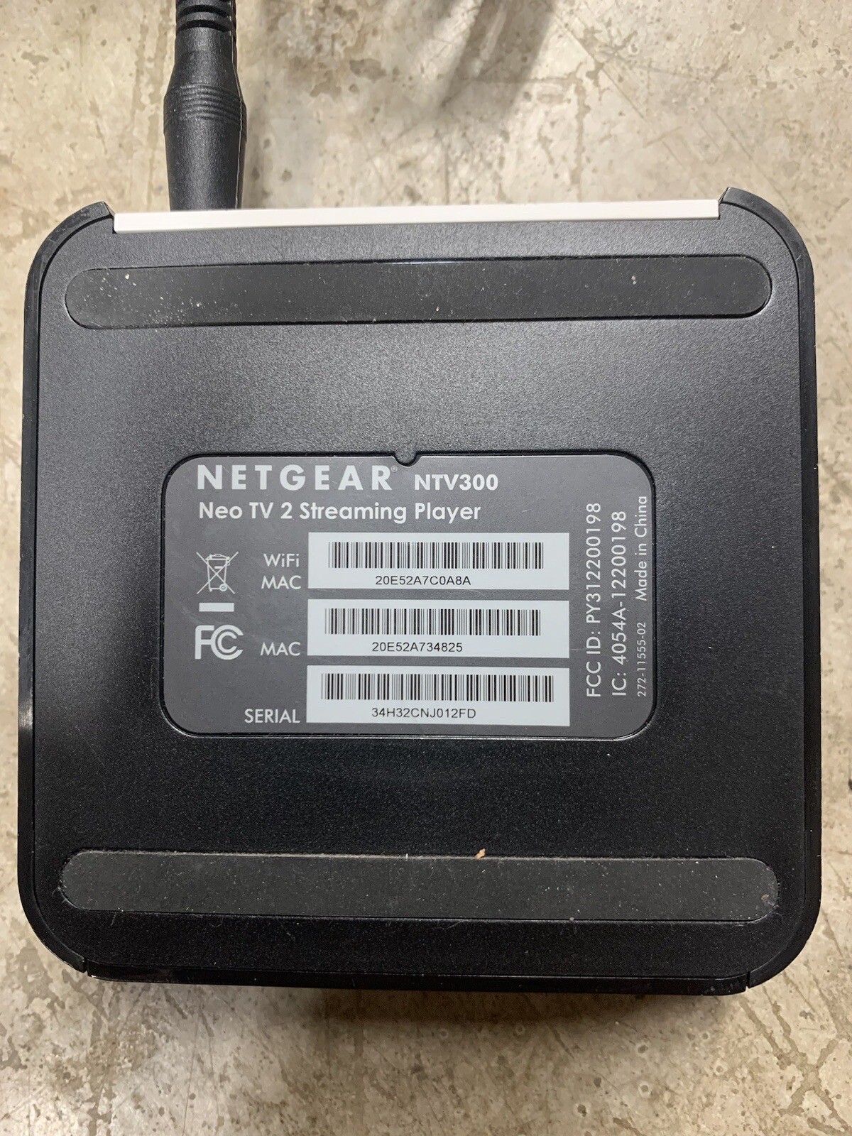 NetGear NTV300 HD Media Streaming Player  And Charger
