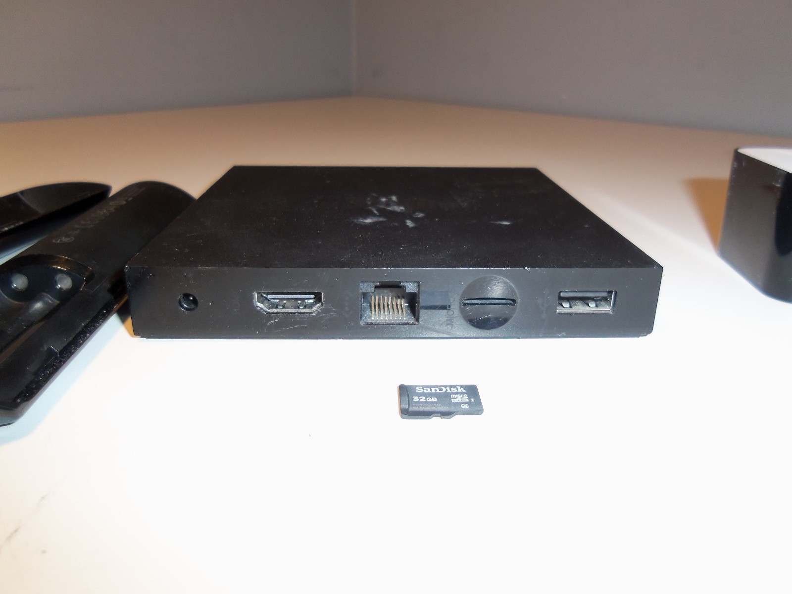 Amazon Fire TV 2nd Gen DV83YW 4K Streaming Box w/Remote Power & 32GB SD Card