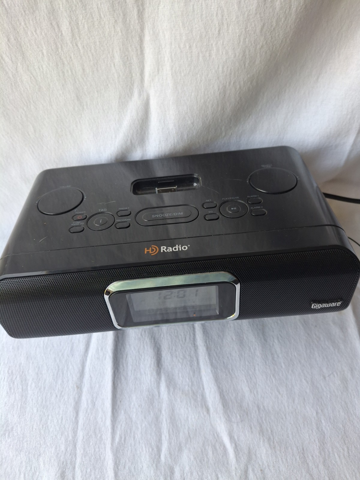 Gigaware HD Radio Receiver Ipod Mount Deck