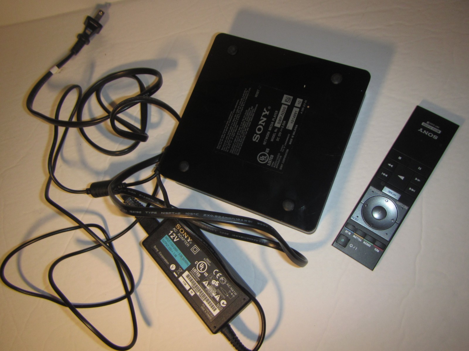 Sony SMP-N200 Network Media Player / Remote / Power Adapter / Complete