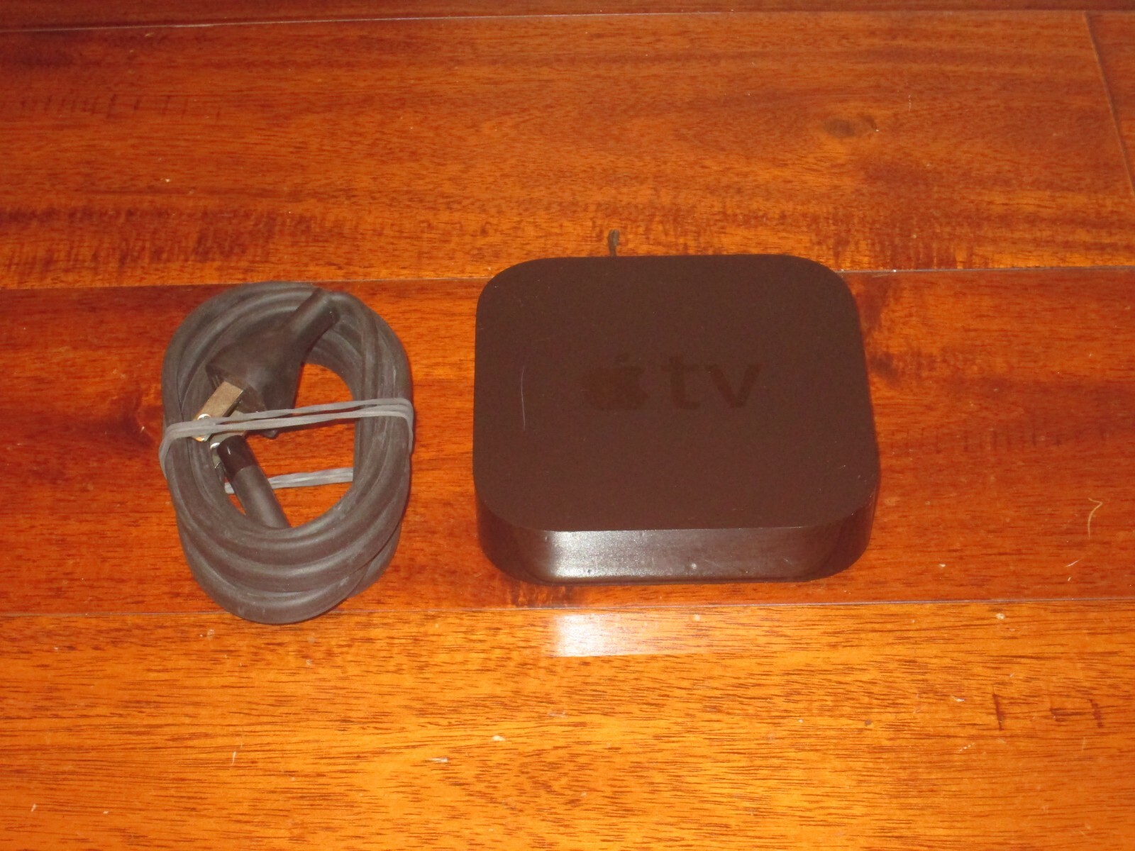 Apple TV 2 2nd Generation A1378 MC572LL/A Streaming Media Player