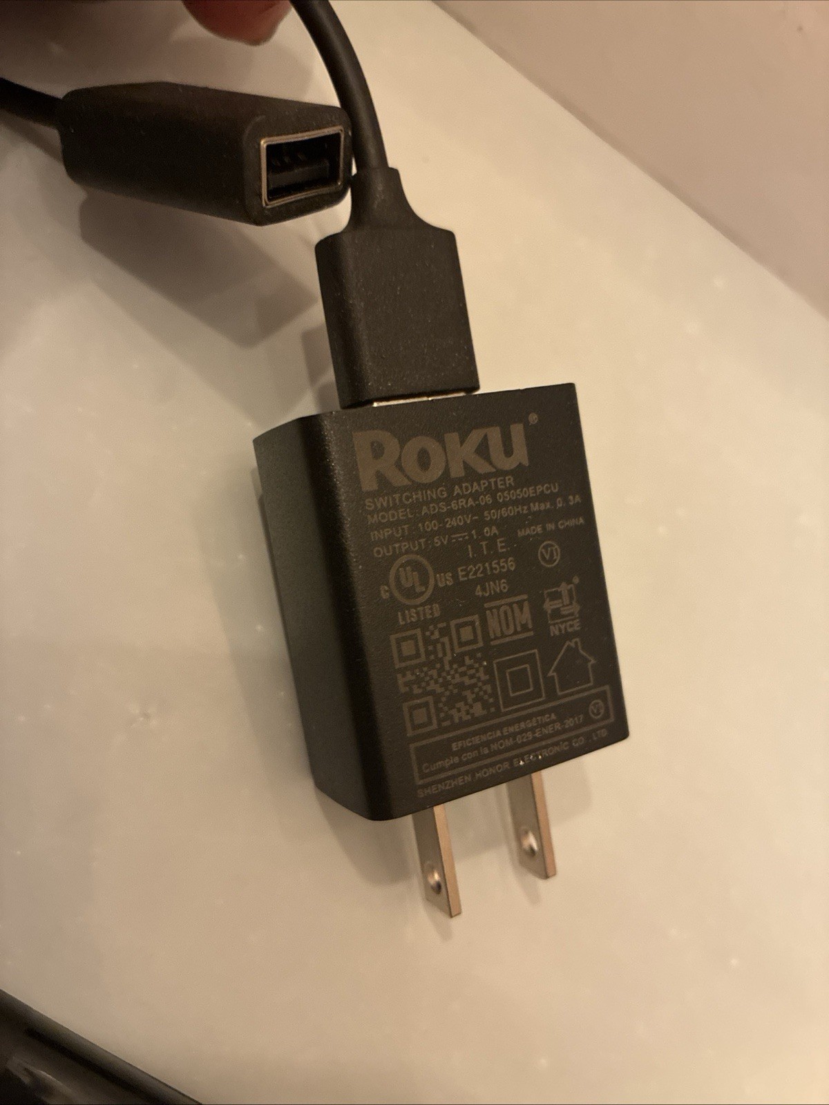 ROKU Streaming Stick 3810X Media Streamer (Tested)