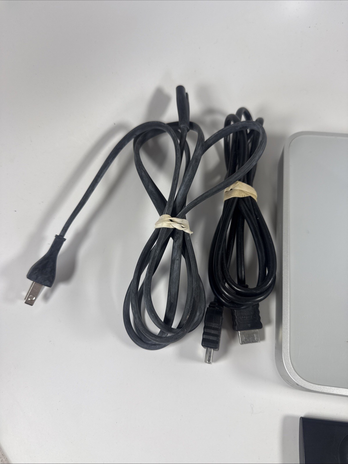 Apple TV (1st Generation) 40GB Media Streamer – A1218 With Remote HDMI And Power