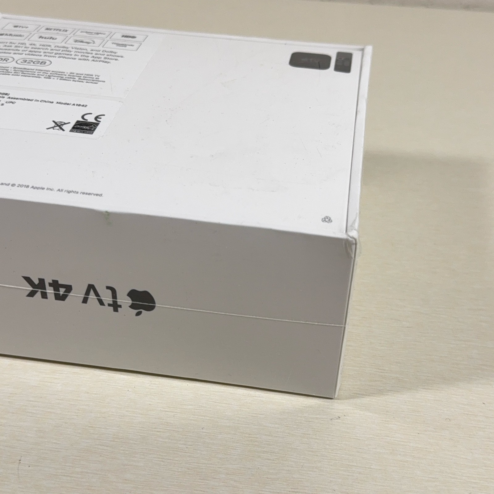 Apple TV 4K (1st Gen) 32GB MQD22LL/A Media Streamer with Total Mount Bundle