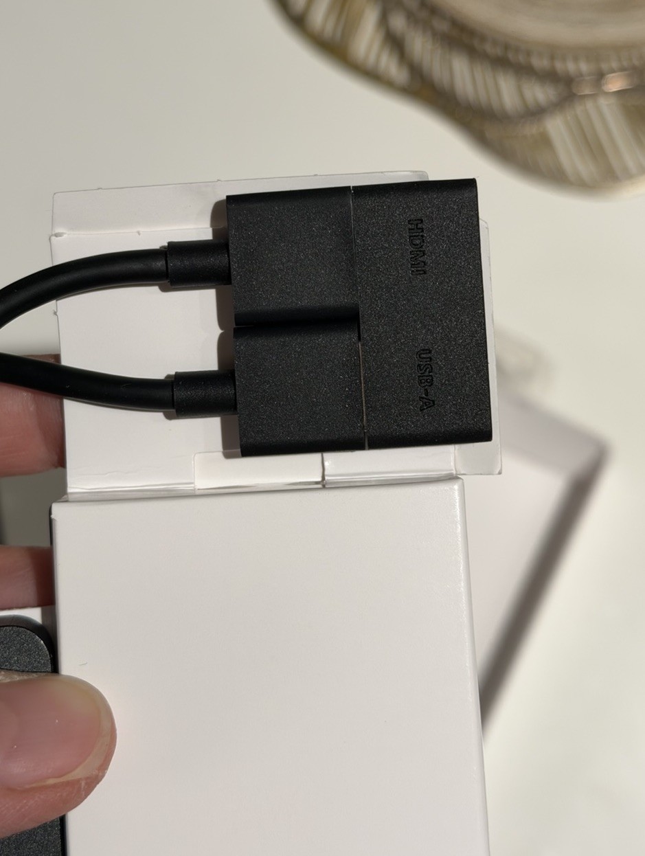 MICROSOFT 4K WIRELESS DISPLAY ADAPTER 1942