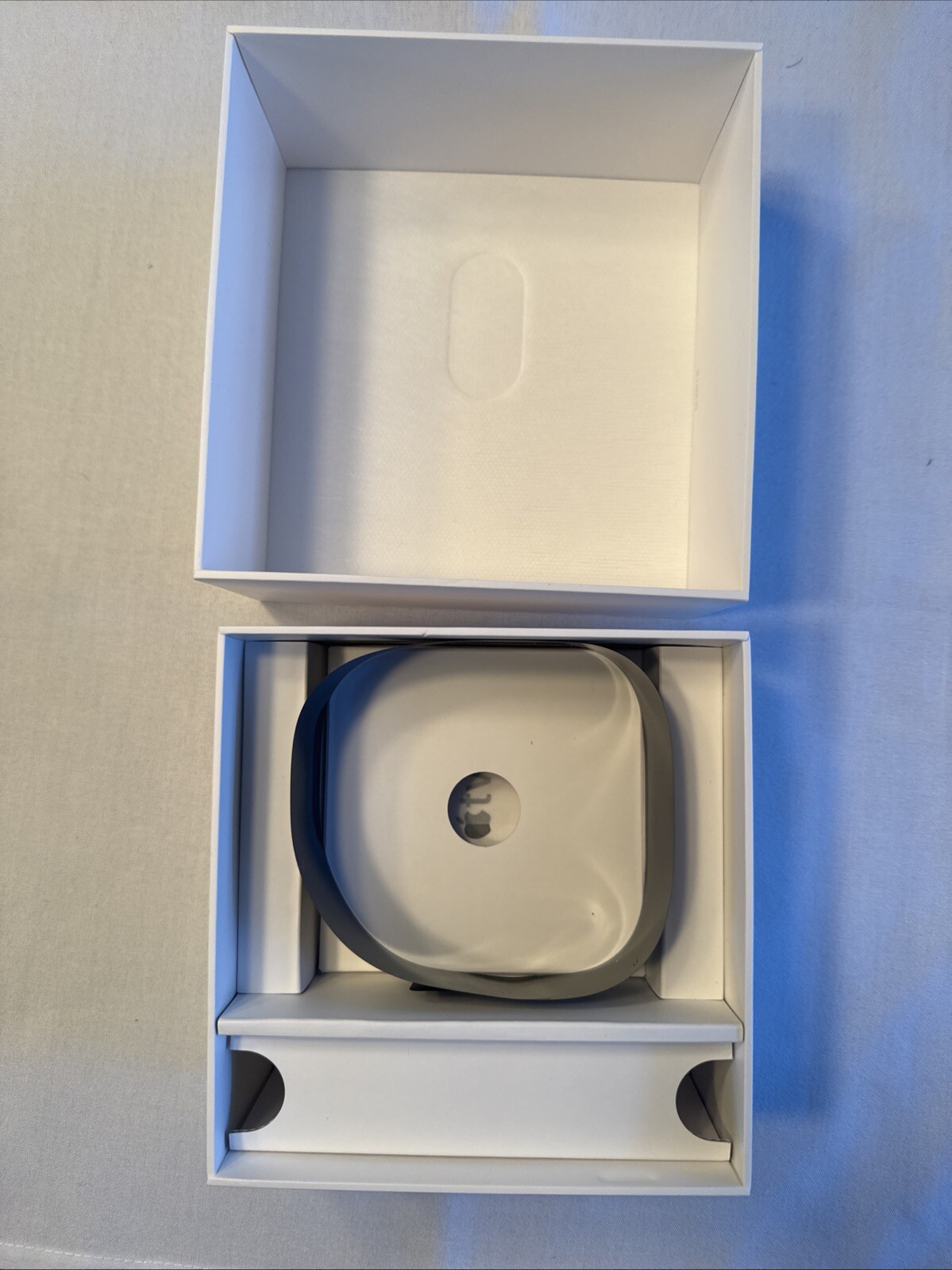 Apple TV 4K HD Media Streamer 32 GB (MXGY2LL/A) – BOX ONLY