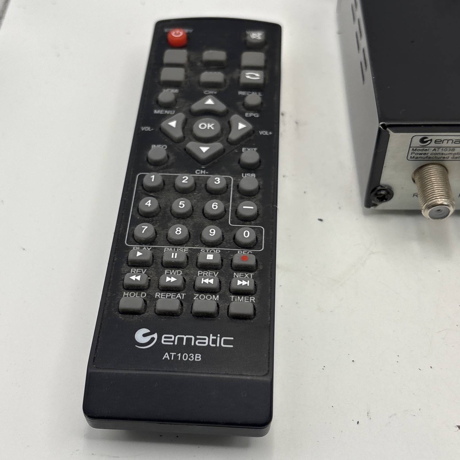 Ematic Digital Converter, Digital TV Converter Box & Remote AT103B UNTESTED PART