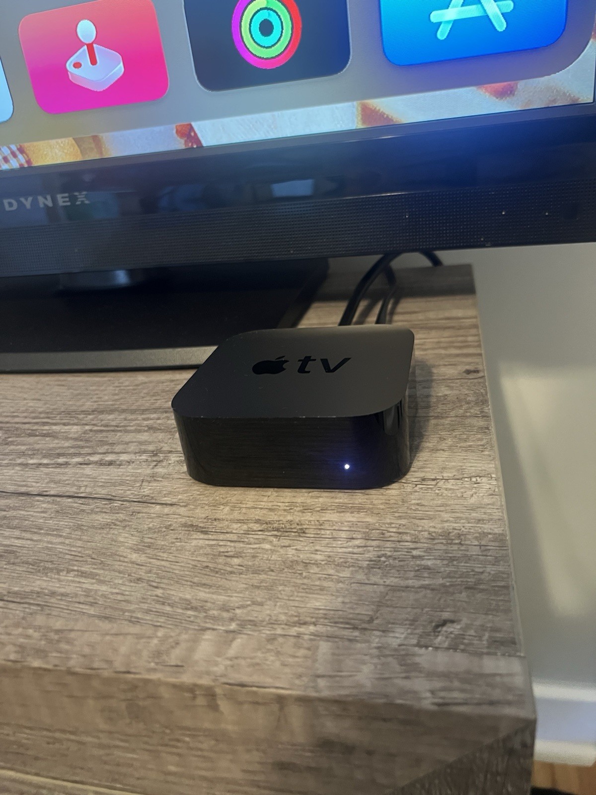 Apple TV (4th Generation) 32GB HD Media Streamer – Black (MR912LL/A)