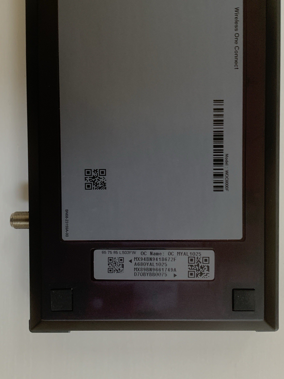 Samsung Wireless One Connect Box WOC8000F w/ Remote and Power Supply