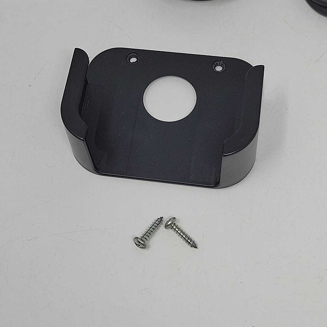 Apple TV (4th Generation) A1625 32GB HD Media Streamer + Mounting (NO REMOTE)