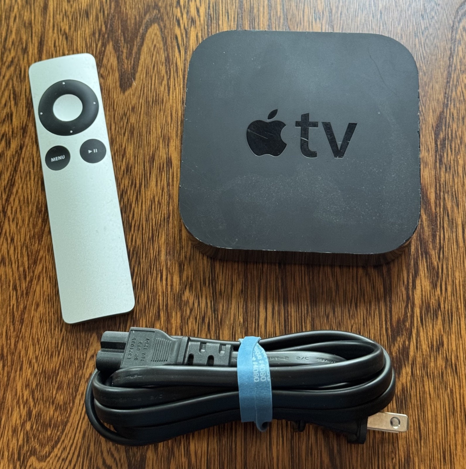 AppleTV 2nd generation 8 GB, with original remote control and power cord