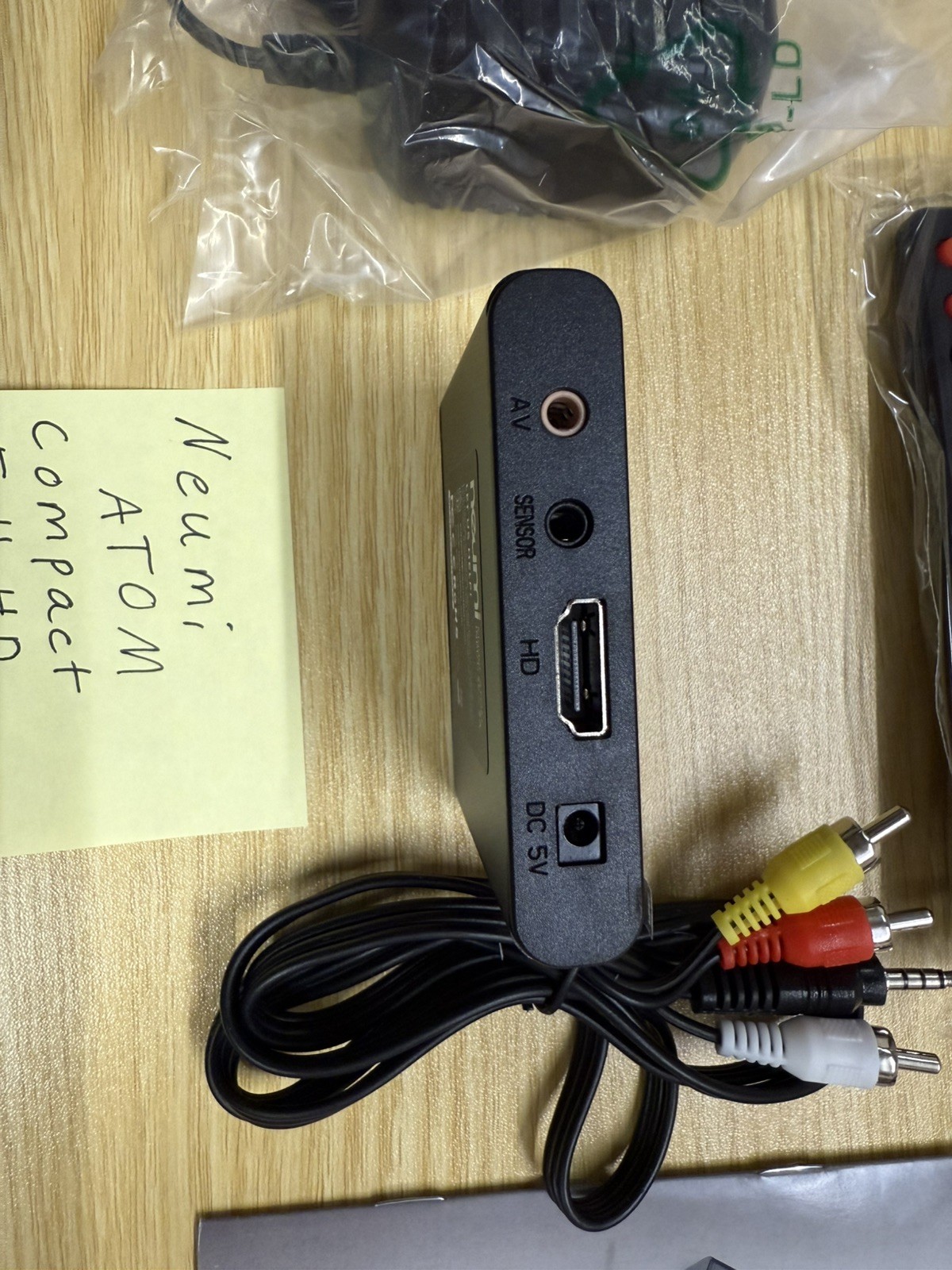 NEUMI Atom 1080P Full-HD Digital Media Player for USB Drives and SD Cards.