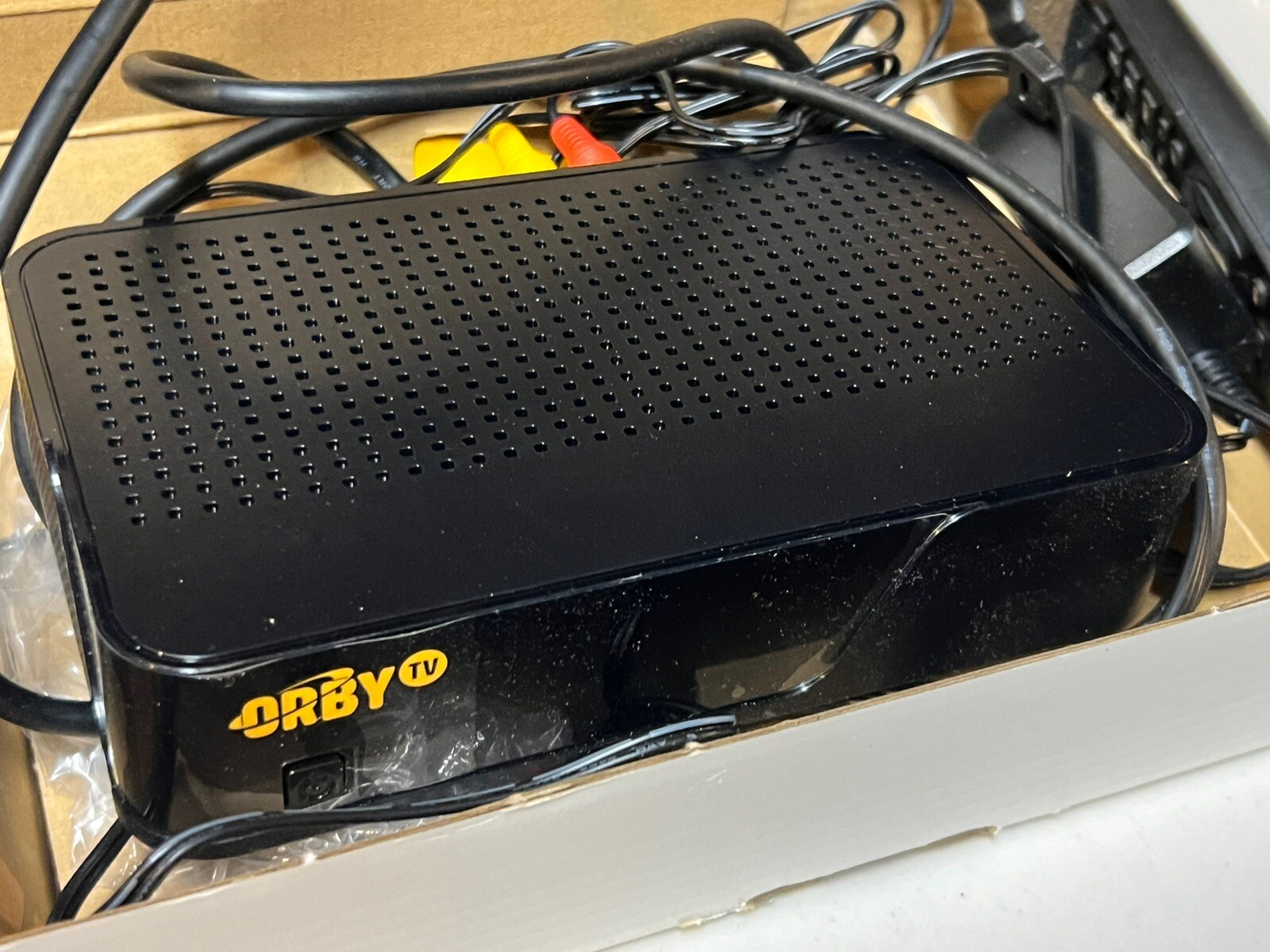 ORBY TV Satellite Receiver KSTB2095 with Remote and Power Supply