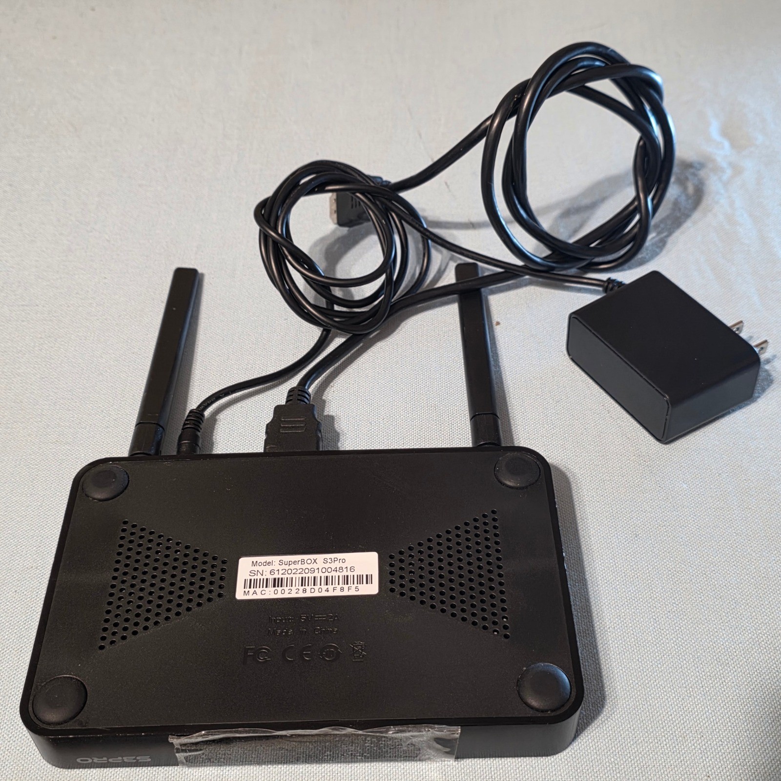 SuperBOX S3 Pro Smart Android TV Box Media Player Black with Power Adapter HDMI