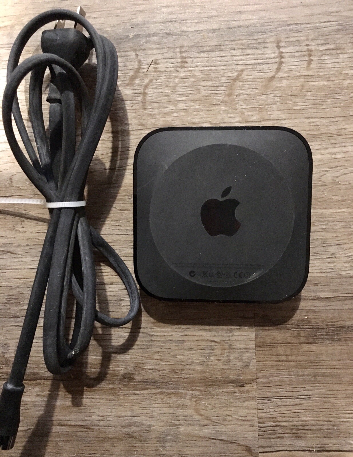 Apple TV A1378 2nd Gen Wireless HD Media Streamer Device GENUINE Box