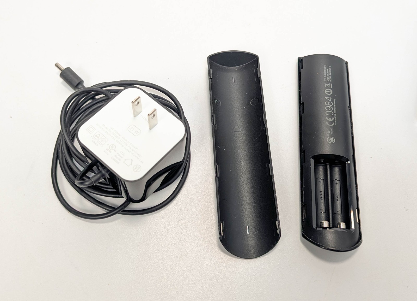 Amazon Fire TV 2nd Gen DV83YW Media Streamer + Remote + Power Cord, WORKS