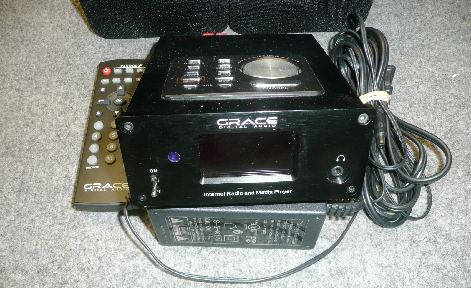 Grace Digital internet radio GDI-IRMS300 media player Pandora web audio aux in