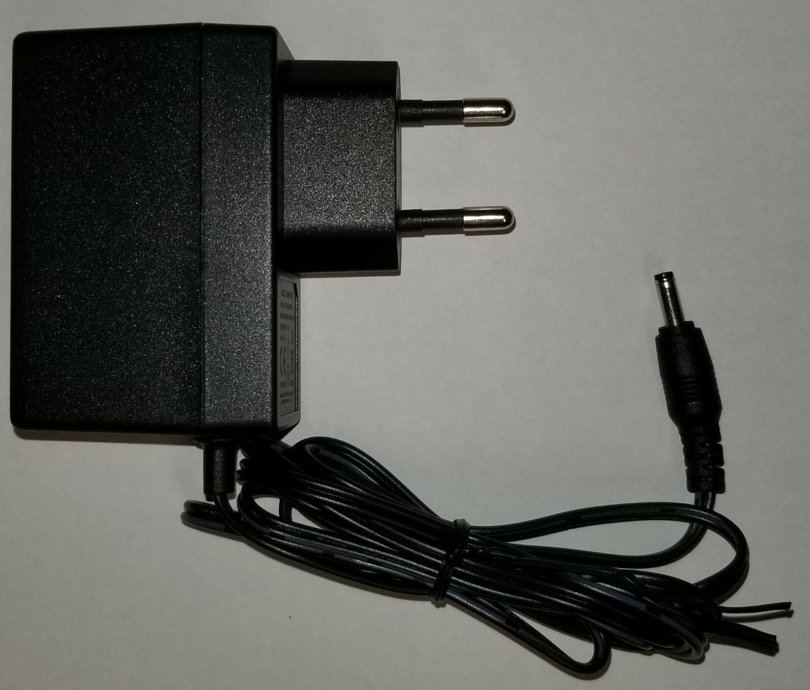 100 X EU Wall Plug w/USA adapter 3.5mm x 1.35mm 5V/2A for Mag520,Mag540,Mag544w3