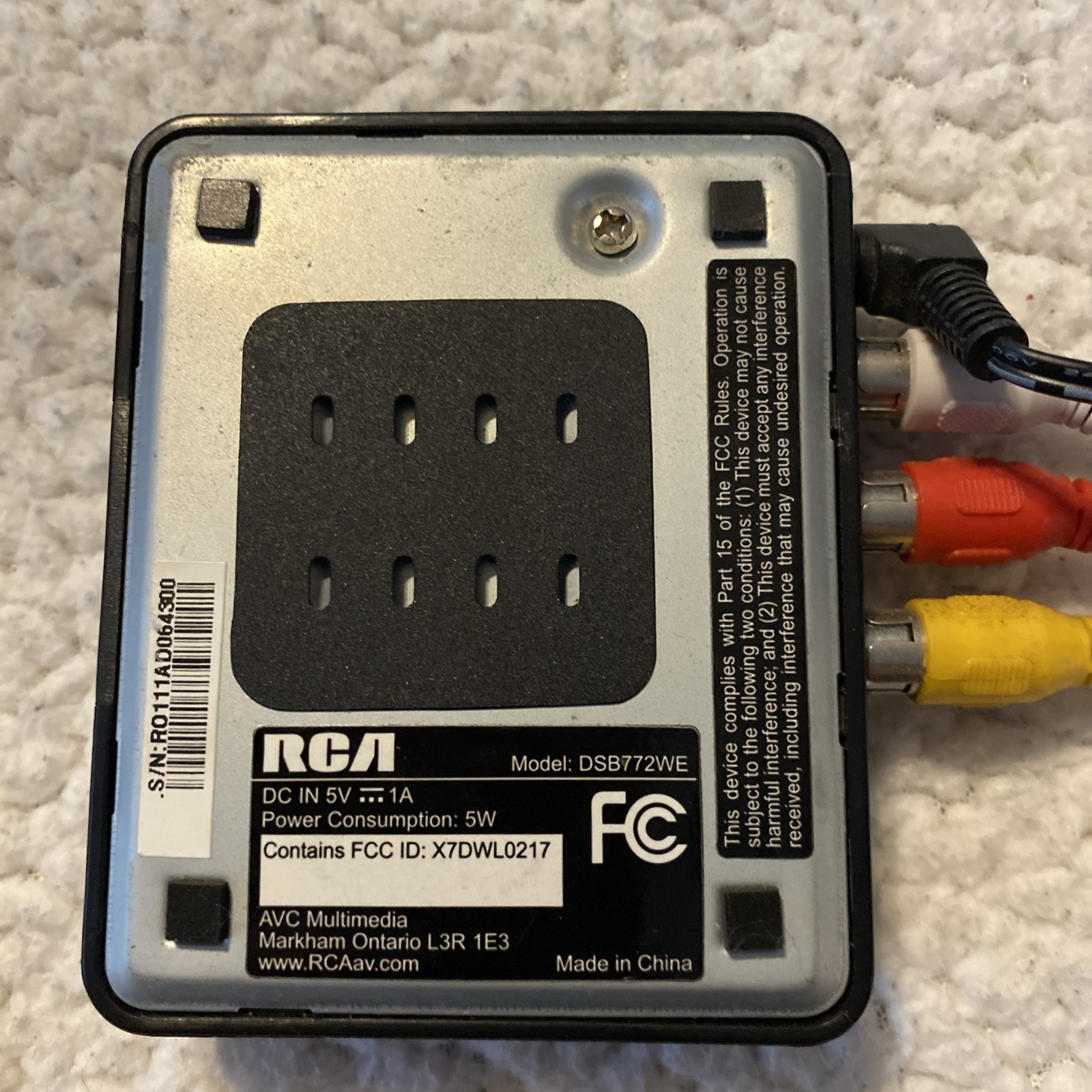 RCA Mo.# DSB772WE Wi-Fi Streaming Media Player W/ Power supply, Remote, RCA plug