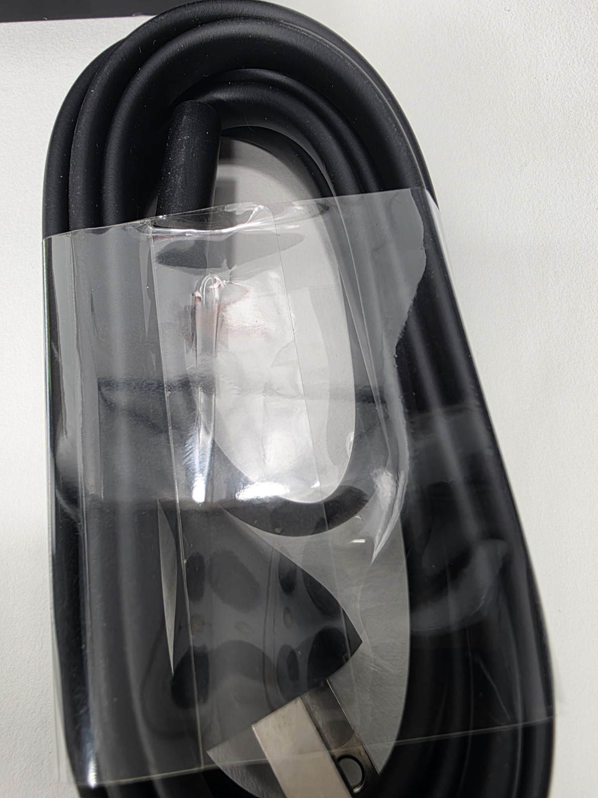 Apple TV Model A1469 Part # MD199LL/A Black & Remote