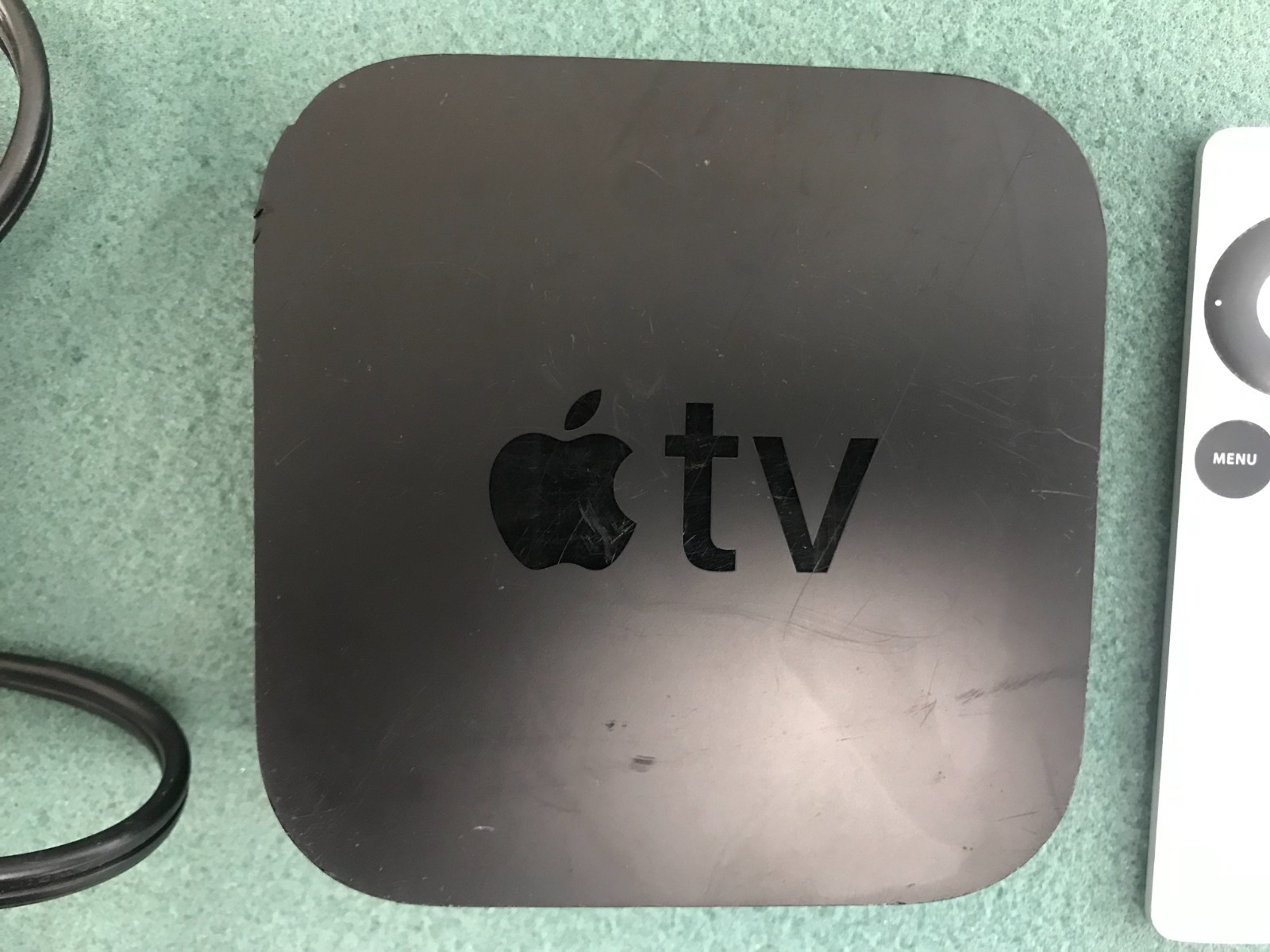 Apple TV A1625 4th Gen 32GB HD Media Streamer w/ Aluminum Apple Remote – AP166