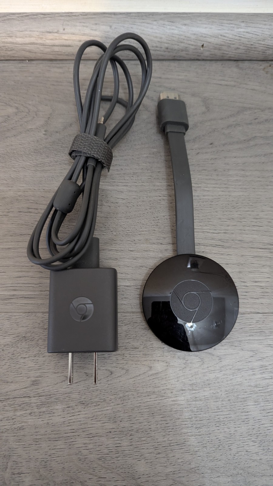 Google Chromecast NC2-6A5 Streaming Media Player HDMI with Power Adapter Black