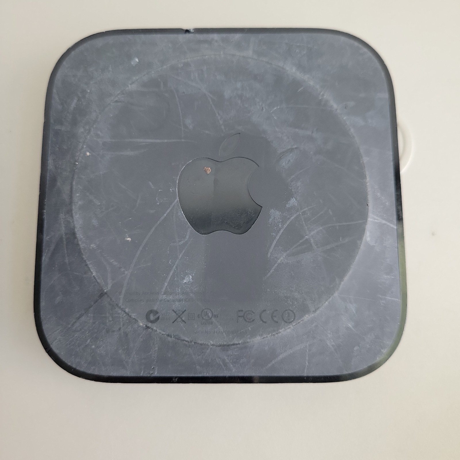 Apple TV (3rd Generation) 1080P Media Streaming Player A1469 No Remote