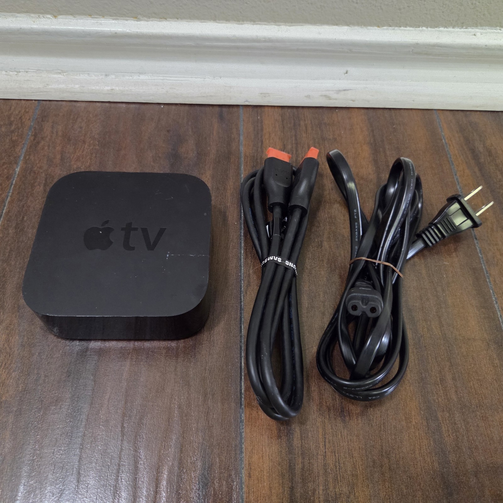 Apple TV A1625 32GB 4th Gen HD Media Streamer Unit Only – W/HDMI & Power Cord