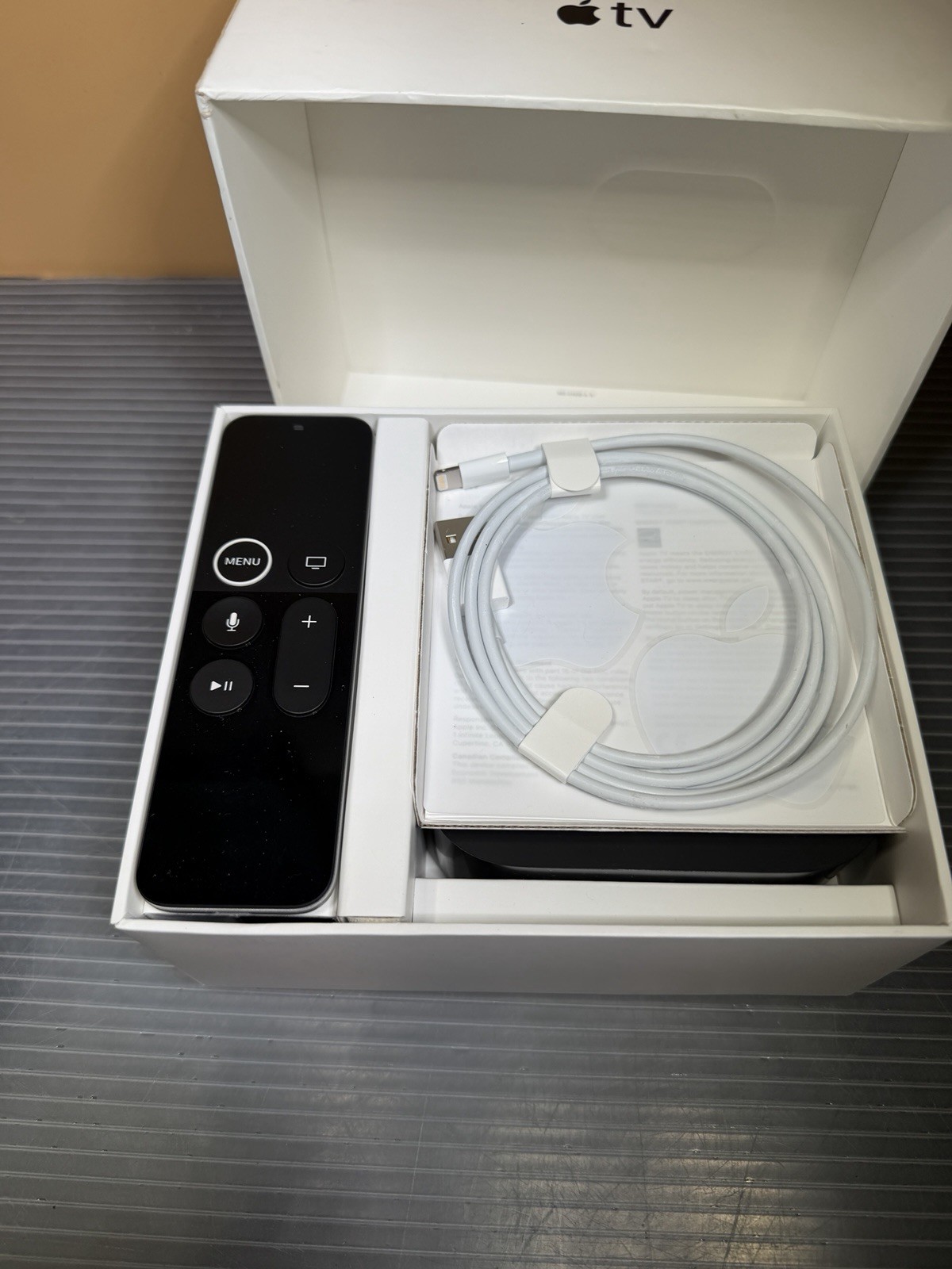 Apple TV HD 32GB 1080p AirPlay Siri Black Media Streamer A1625 MR912LL/A