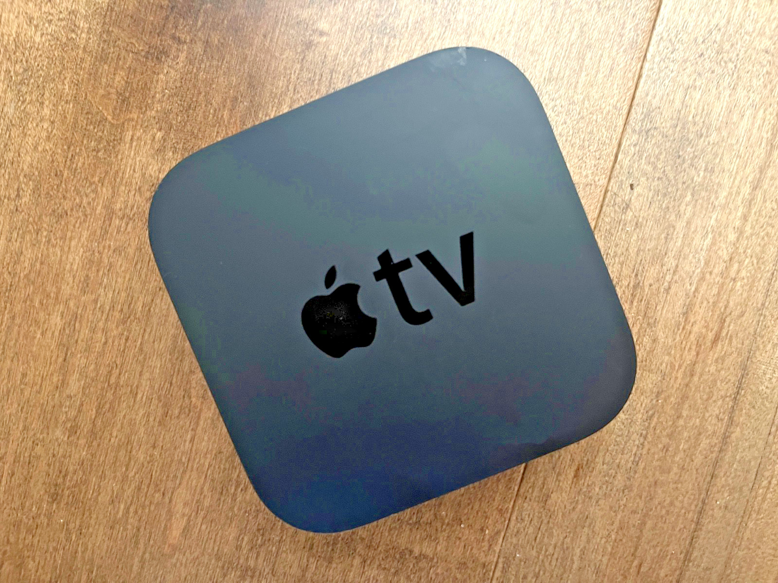 Apple TV 3rd Generation Model A1469 WITH Power Cable and Remote