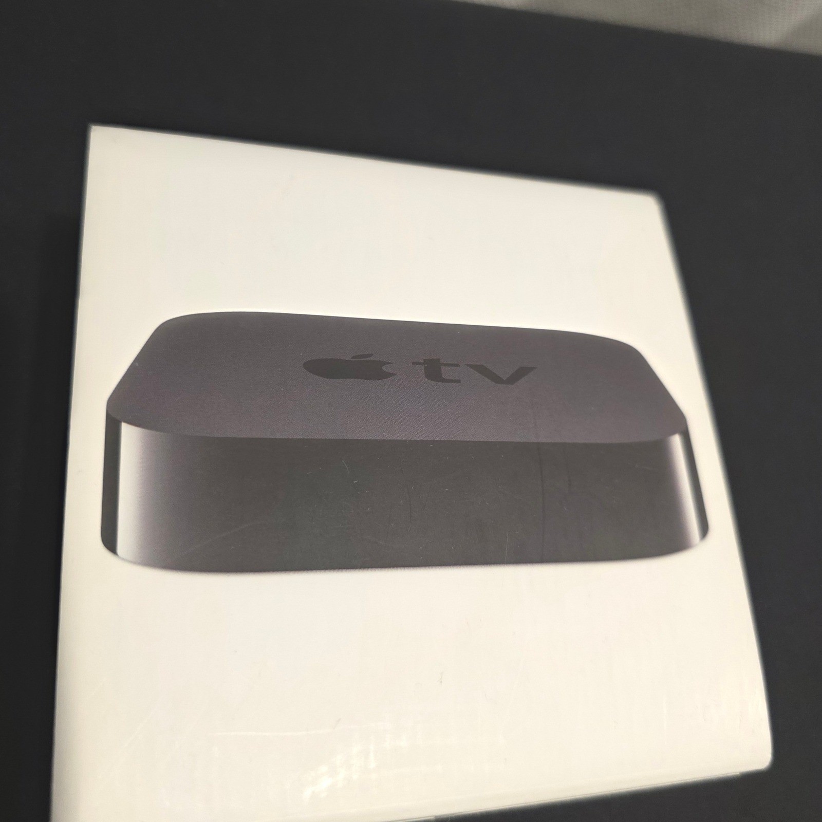 Apple TV Media Streamer with Box 2nd Generation A1378 MC572LL/A Black 720p HD
