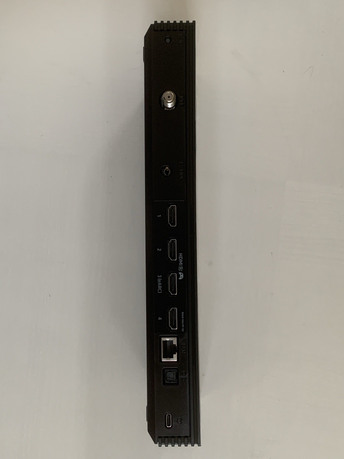 Samsung Wireless One Connect Box WOC8000F w/ Remote and Power Supply